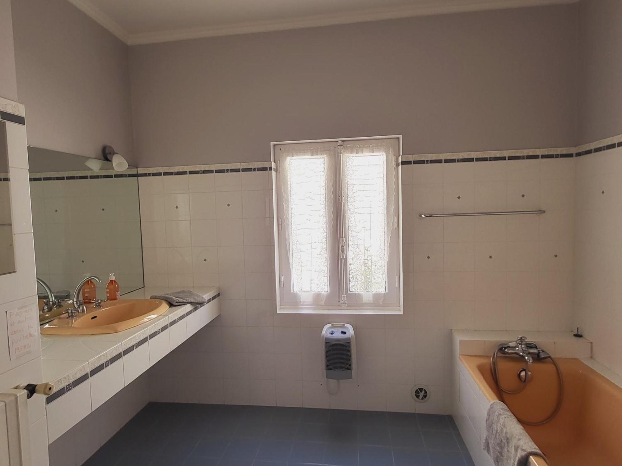 Les Saffres - Gite De Charme Pour 8 Personnes Valréas Extérieur photo
