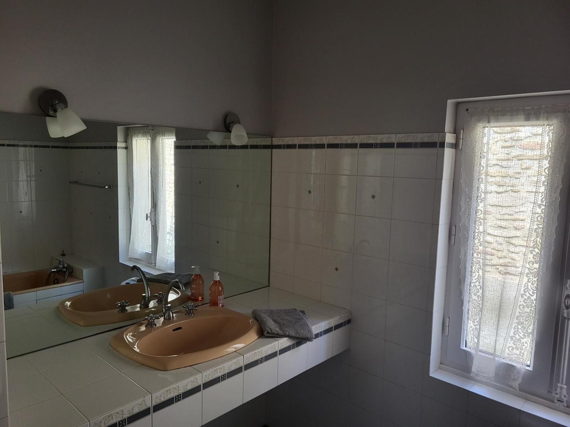 Les Saffres - Gite De Charme Pour 8 Personnes Valréas Extérieur photo